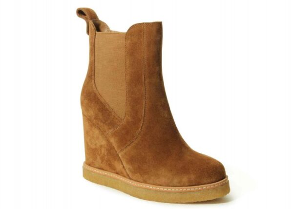VANELi Jabel boots in camel weatherproof suede
